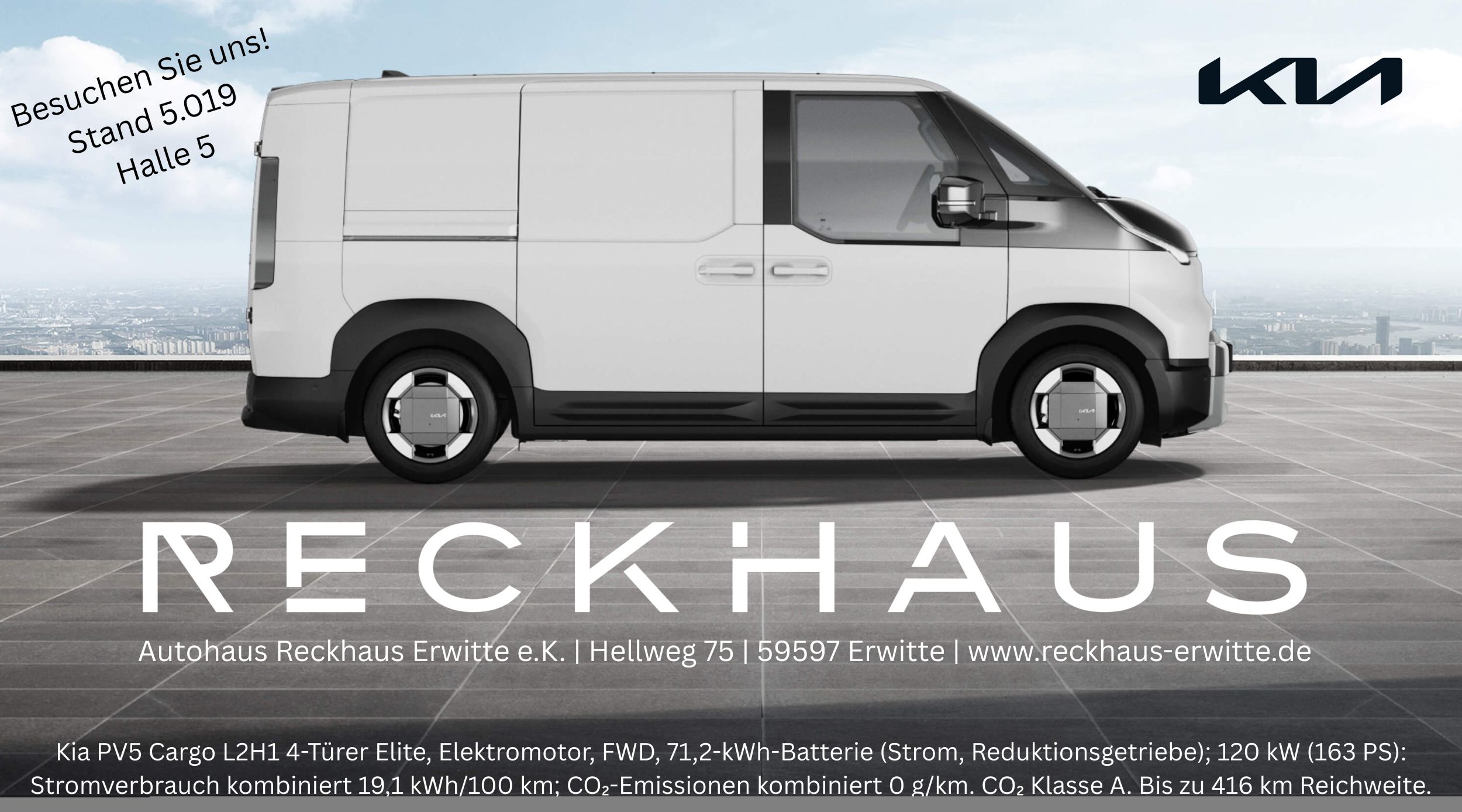 Umbau bei Autohaus Reckhaus, Mitarbeiter zeigt Daumen hoch