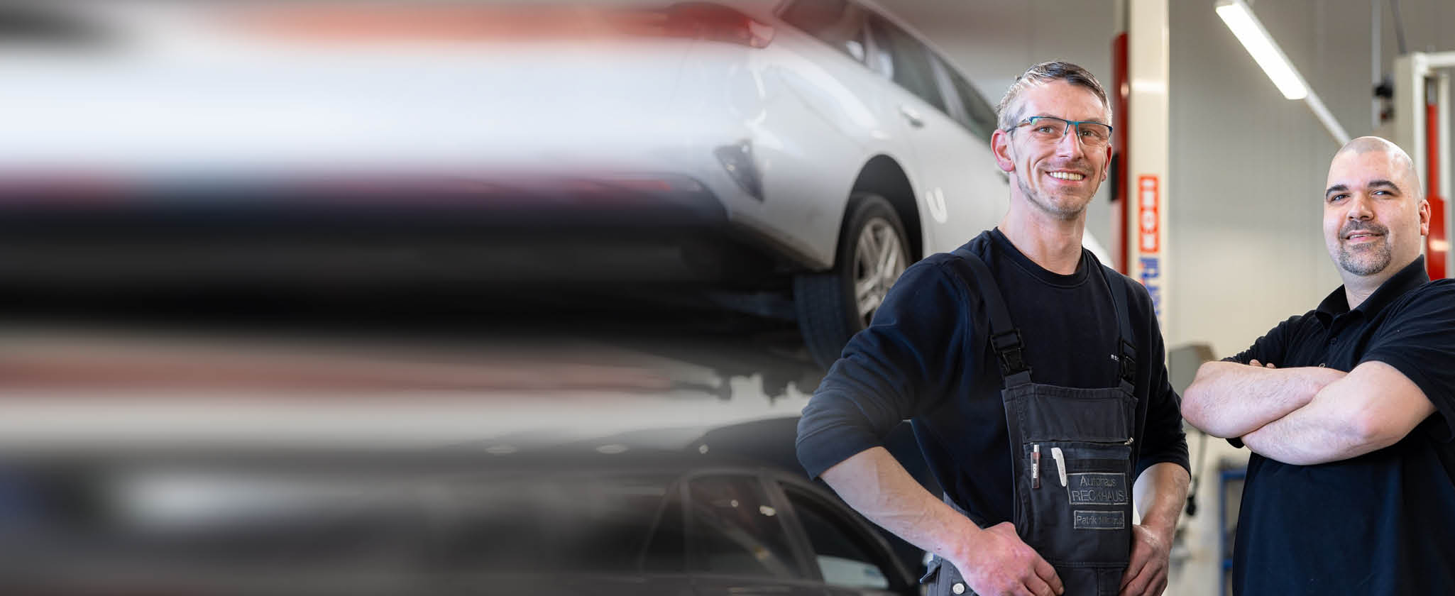Zwei Mitarbeiter von Reckhaus in der Werkstatt