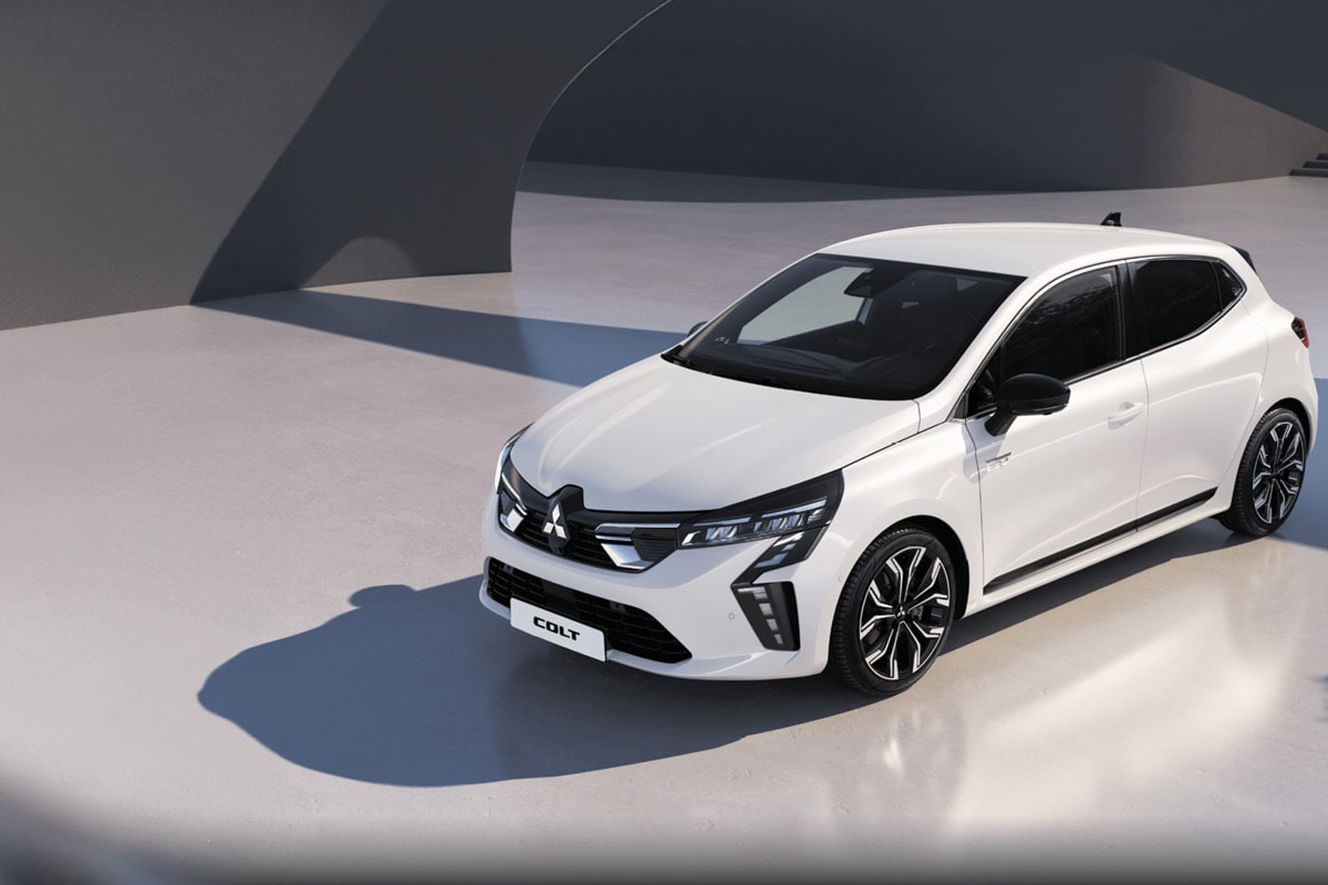 Colt steht auf einer Plattform