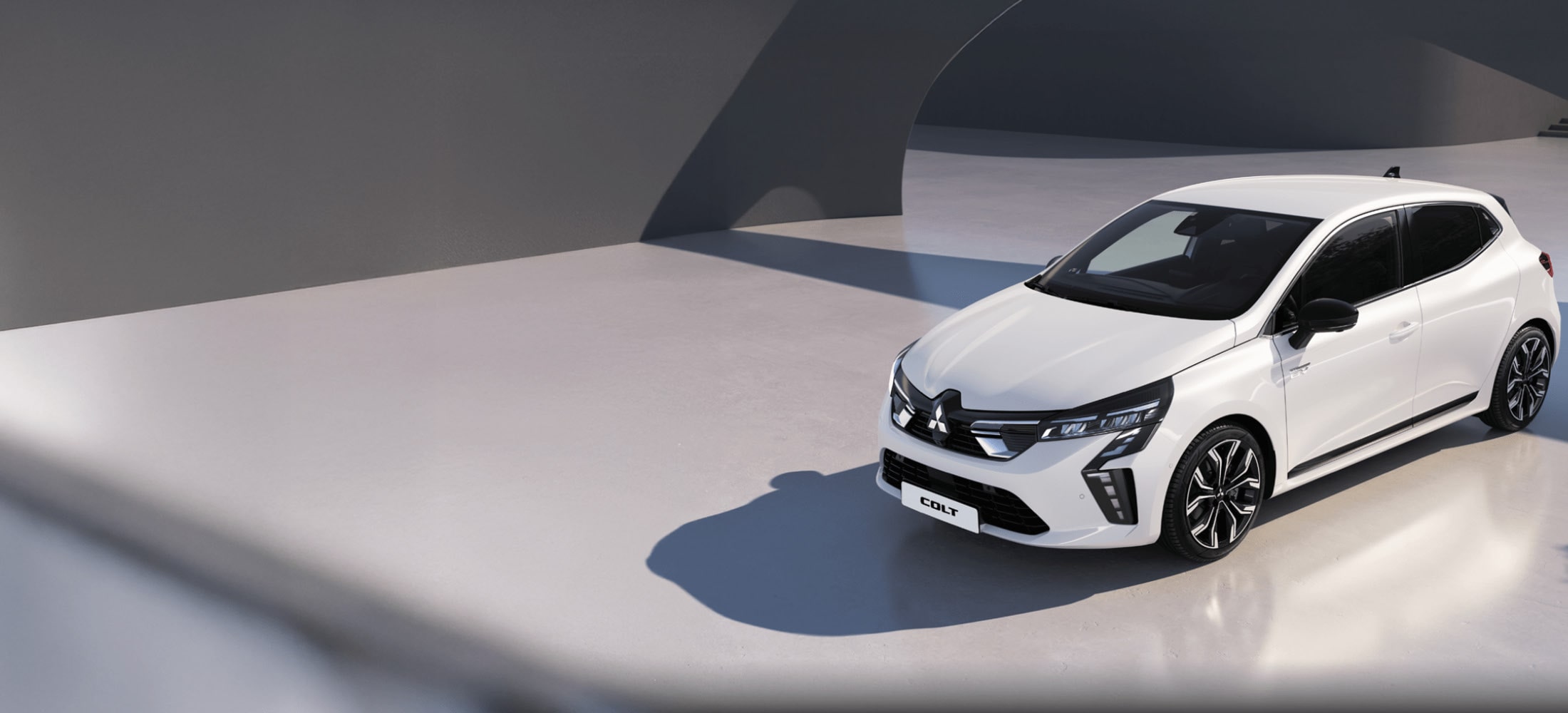 Colt steht auf einer Plattform